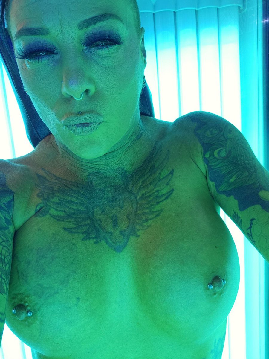 Mischievou46110's tweet photo. Happy humpday! Follow me on onlyfans for more spicy content! https://t.co/VgfwvOGAx9
