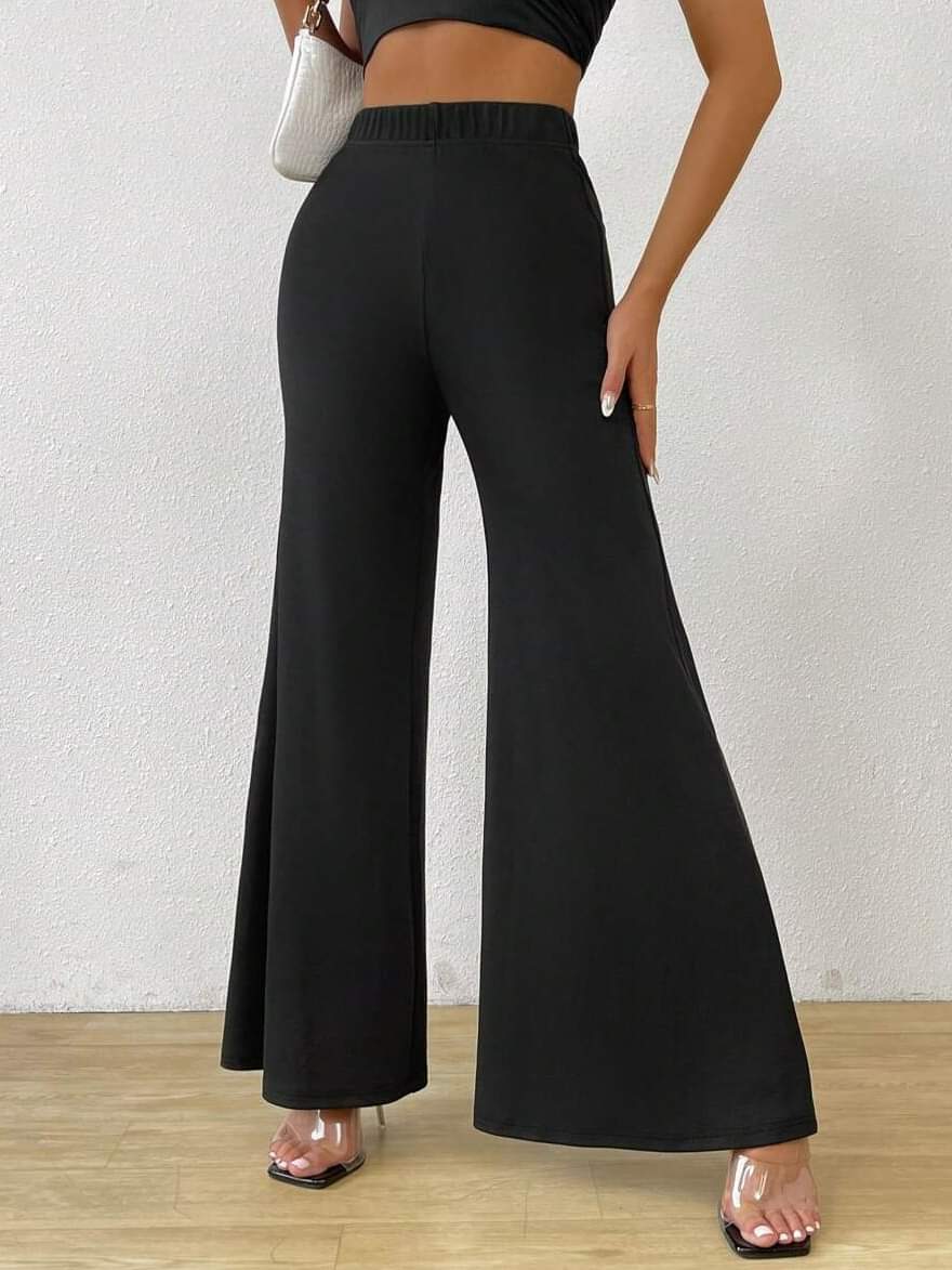 ShopTourEva's tweet image. Get now 👉  ali.ski/E92SA Women's Flare Pants – Casual &amp;amp; Chic for Spring/Fall 🌟 These pants offer a classic silhouette with a modern twist, perfect for the transitional seasons of spring and fall.
#FlarePants #CasualChic #SpringFallFashion #TimelessStyle