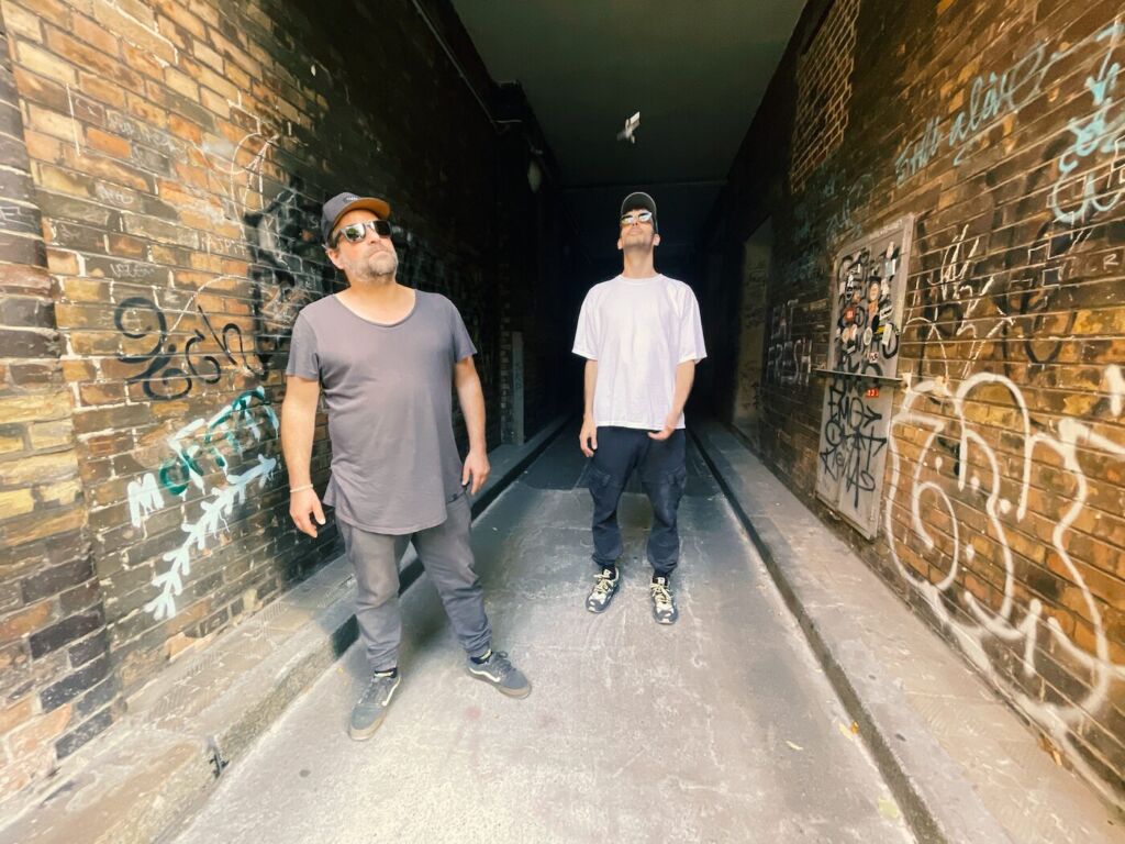 DjlinuxCZ's tweet image. Peter Schumann and Coss Release ‘The Islands’ LP on Kiosk I.D. dlvr.it/TCqh6l