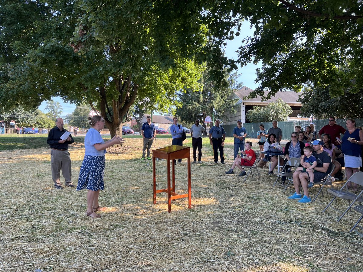 christen_rexing's tweet image. Really lovely evening with my council colleagues, township staff,  @RepOMara &amp;amp; @TimKearney4PA’s office, &amp;amp; many community members for the ribbon cutting* at our new park. 

*yay big scissors ✂️