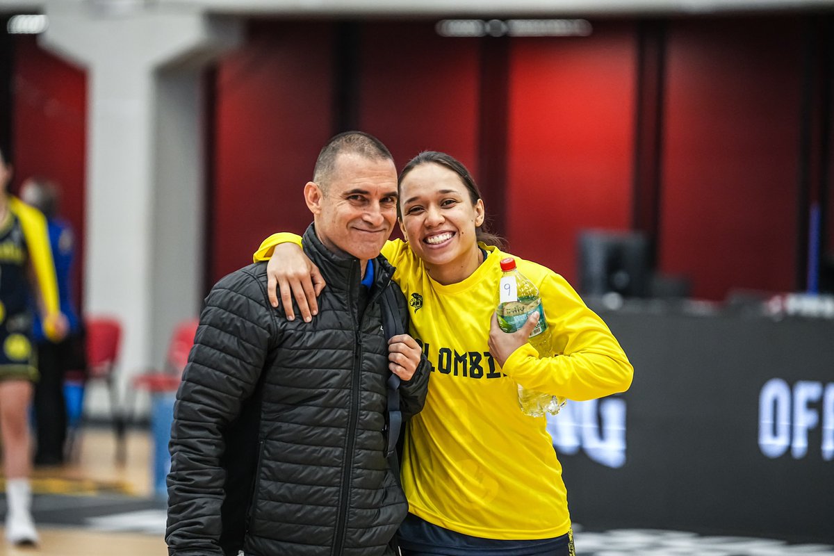 Baloncesto Colombiano 🇨🇴 🏀 (@fecolcesto) on Twitter photo ¡PORQUE ESTAMOS EN SEMIS! 🥳🙌🏽#SudamericanoChile2024 🙌🏽
#VamosColombia 🇨🇴🏀 #ChicasDoradas
Con el apoyo de <a href="/MinDeporteCol/">Ministerio del Deporte</a> LAB y 574sports
📸 <a href="/fiba/">FIBA Basketball</a> | <a href="/americupw/">FIBA Women's AmeriCup</a> ¡PORQUE ESTAMOS EN SEMIS! 🥳🙌🏽#SudamericanoChile2024 🙌🏽
#VamosColombia 🇨🇴🏀 #ChicasDoradas
Con el apoyo de <a href="/MinDeporteCol/">Ministerio del Deporte</a> LAB y 574sports
📸 <a href="/fiba/">FIBA Basketball</a> | <a href="/americupw/">FIBA Women's AmeriCup</a>