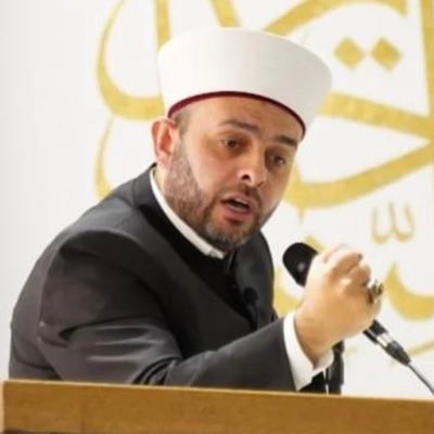 Soldaki Türk olsa Türkiye'de Askerliğini yapardı.
Sağdaki de Türk olsa Türkiye'de askerliğini yapardı.

Soldakinin Soyu sabatay Yahudidir. Bacısı Kolot soyuyla evli, Kolatlar yahudidir. Gelini Hristiyandır.