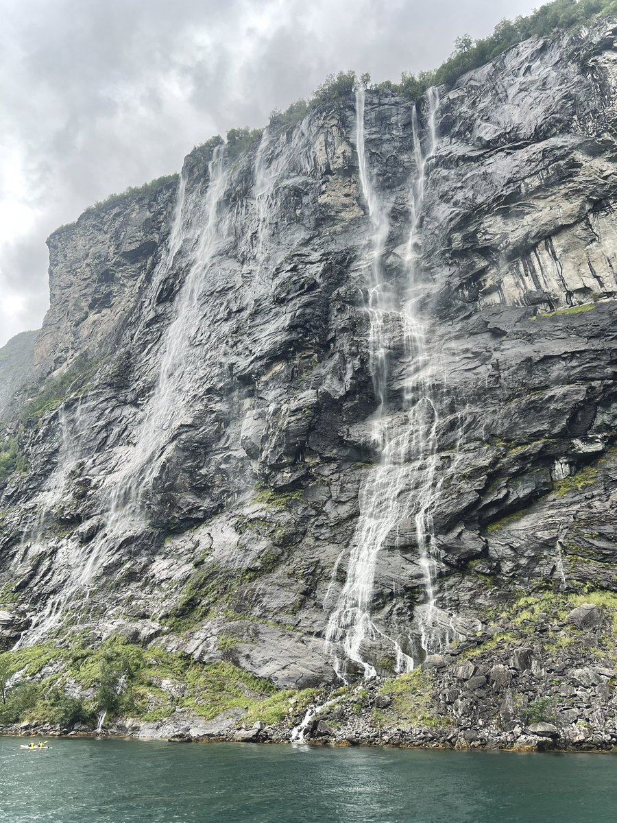 SANTINORICE's tweet photo. Seven Sisters Waterfall, Norway 🇳🇴
#Knivsflåfossen #DeSyvSøstrene #SevenSisters #SevenSistersWaterfall #Waterfalls #Geiranger #Norway #Norwegian #Scandinavia #fjords #Skål #Vikings #Norwegian
#Geirangerfjorden #Stranda #StrandaMunicipality #MøreogRomsdal #Norse https://t.co/XX4ZhJkcLc