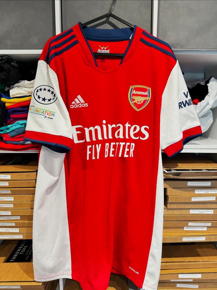 waeltispiastri's tweet image. another class one from @ThrowbackTops