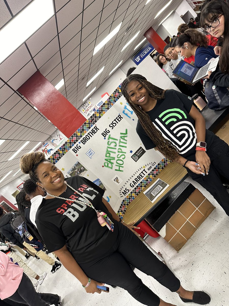 SouthridgeMiami's tweet image. Our Student Services family went full throttle during our annual #SpartanClubRush sharing all the planned excitement, fun, & service for the 2034-2025 school year! Looking forward to seeing our Spartans shine!! #EngagedSpartans #LearningThruService #spArtAns