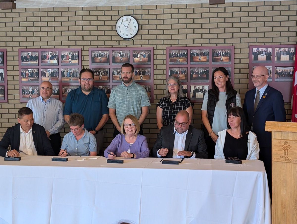 ToddDohertyMP's tweet photo. Today I joined my regional counterparts in @CityofPG to sign a memorandum committing to working collaboratively as different levels of government to address the challenges our region faces.

We are stronger when we work together. https://t.co/yI2yDD5Hj9