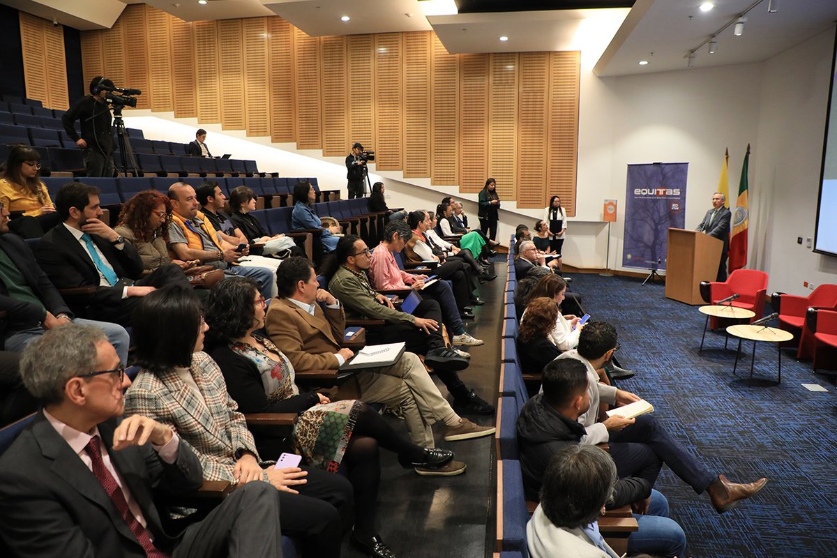 ¡Lanzamos la Especialización en Investigación Forense de Violaciones de Derechos Humanos! 👏💚

Este programa está dirigido a quienes deseen especializarse en ciencias forenses y contribuir a la búsqueda de justicia en contextos de violencia en Colombia y América Latina. 🌍