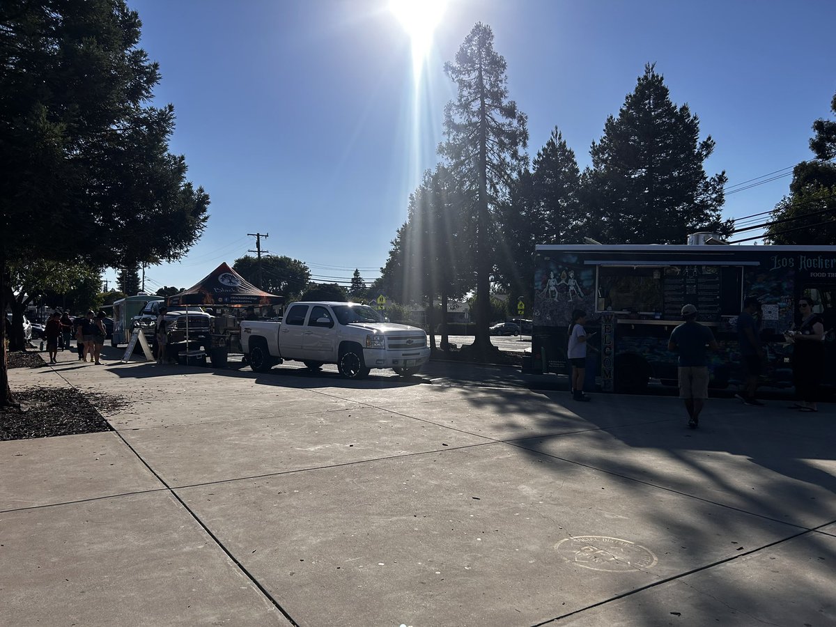 EdmsToros's tweet image. Back to School night is here! ❤️😊