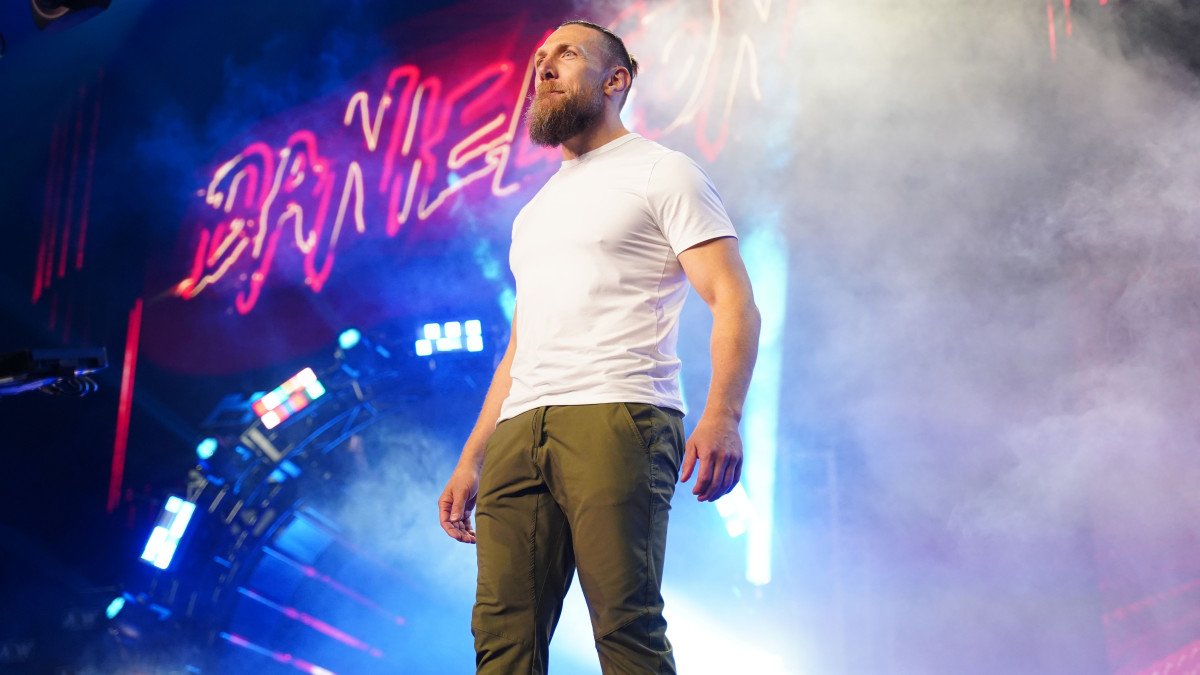 addMitt's tweet image. "That is not something you are entitled to... How quickly we forget that" ❓❓❓ #AEWDynamite @JonMoxley @bryandanielson