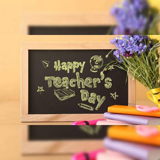 गुरु बिन ज्ञान ना होता, गुरु बिन दिशा अनजान,
गुरु  बिन इंद्रिय ना सधे, गुरु बिन बढ़े ना शान!!

*सभी को शिक्षक दिवस की हार्दिक शुभकामनाएं *
🥰💐💐💐💐💐💐💐💐💐💐💐🥰
#Wish you #HappyTeachersDay'sDay all of you dear friends 

✍ Tr. SACHIN KUMAR MEENA
GSSS DAROLAI (JAIPUR)