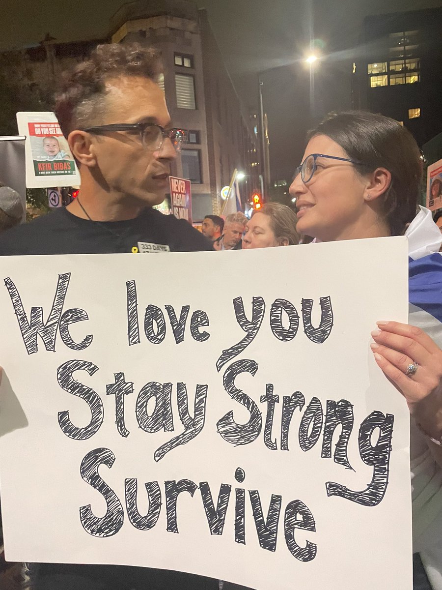 eduability's tweet image. Was at Montreal Candlelight Vigil for Hostages cuz needed to be with others to face heartbreaking loss .
Event heartwarming,speeches&amp;amp;tributes moving.@ShaiDavidai heroic standing up to antisemitism bullying at Columbia University was passionate&amp;amp;message powerful #BringThemHome 🇮🇱