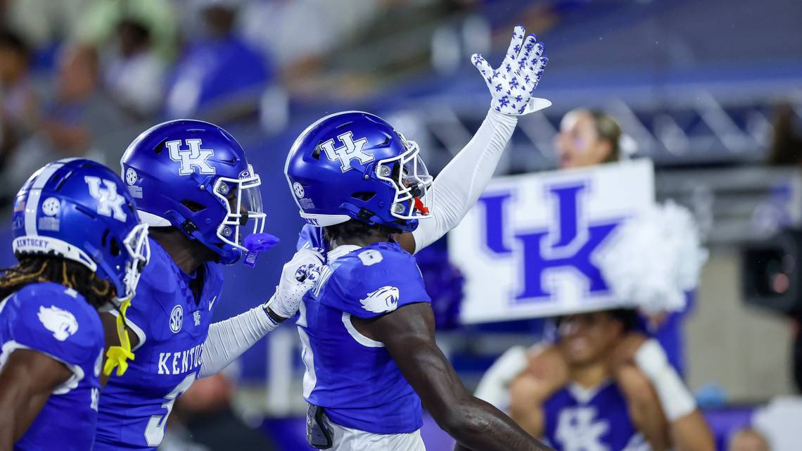 Ayden Woodruff (@aydenwoodruff77) on Twitter photo After a great visit and talk with the coaching staff I am extremely blessed to receive my first SEC offer from the University of Kentucky <a href="/UKFootball/">Kentucky Football</a> @kentucky <a href="/bobbybentley/">Bobby Bentley</a> <a href="/CSmithScout/">Chris Smith</a> <a href="/ChadSimmons_/">ChadSimmons</a> <a href="/BuckFitz/">NPA/SUPERMAX 100</a> <a href="/FootballBga/">BGA Football</a> <a href="/BGASports/">BGA Athletics</a> After a great visit and talk with the coaching staff I am extremely blessed to receive my first SEC offer from the University of Kentucky <a href="/UKFootball/">Kentucky Football</a> @kentucky <a href="/bobbybentley/">Bobby Bentley</a> <a href="/CSmithScout/">Chris Smith</a> <a href="/ChadSimmons_/">ChadSimmons</a> <a href="/BuckFitz/">NPA/SUPERMAX 100</a> <a href="/FootballBga/">BGA Football</a> <a href="/BGASports/">BGA Athletics</a>