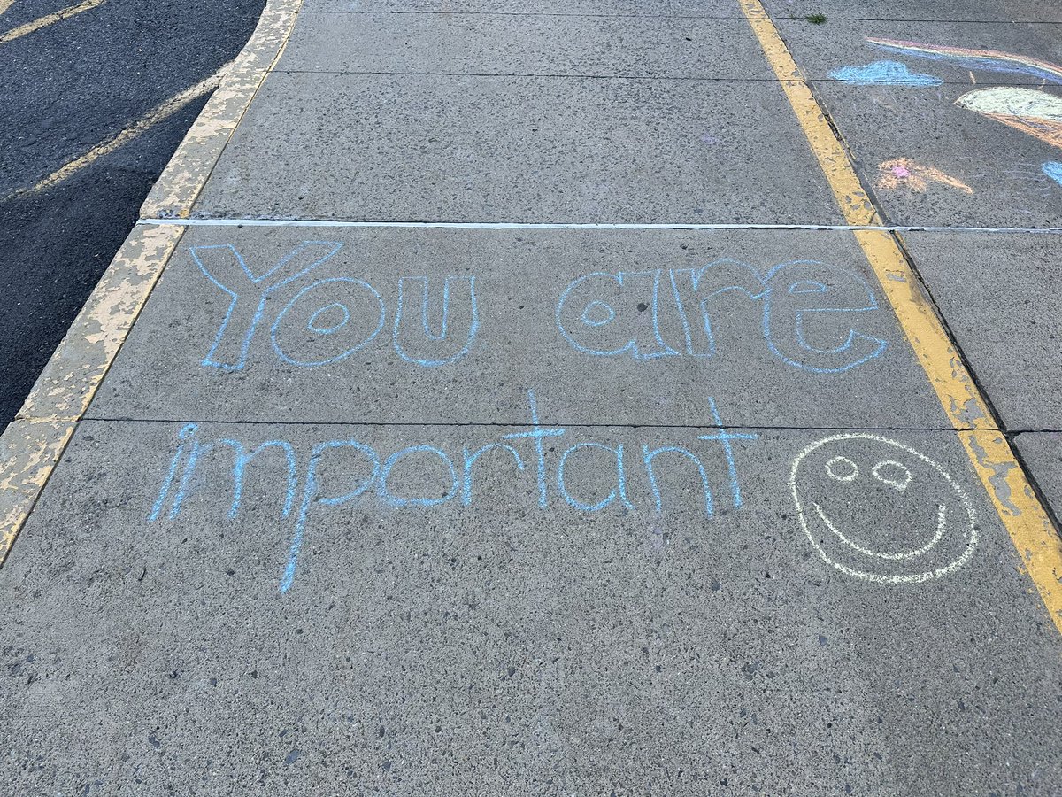 MsAmodeoAP's tweet image. Welcome back MES!! #firstdayvibes #GoDukes @GoMESDukes