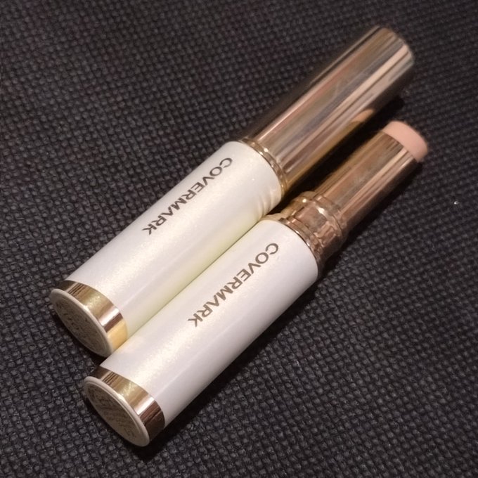 Amazonほしいものリストからカバーマークのコンシーラー2色をプレゼントして戴きました✨🎁 Kさん、ありがとうございます🥰 #COVERMARK https://t.co/kFJWUoNWVN<a href="/tag/covermark"class="tags">#COVERMARK</a>
