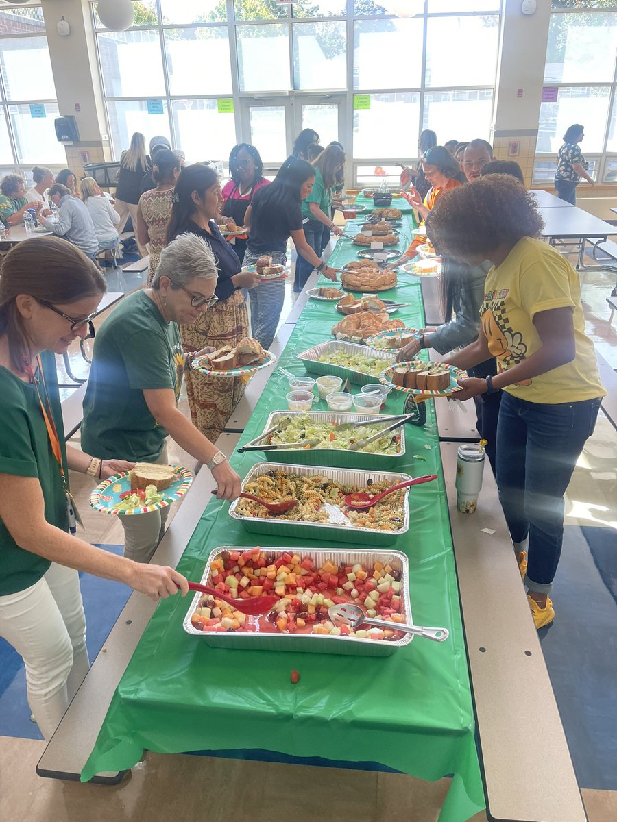 Post Road School tweet media