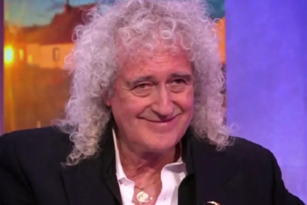 MR21_INA's tweet photo. MR21 INFO Gitaris Queen Brian May alami stroke ringan berimbas pada lengan https://t.co/ZUTqFm6Eto https://t.co/HK2UoHzrqB