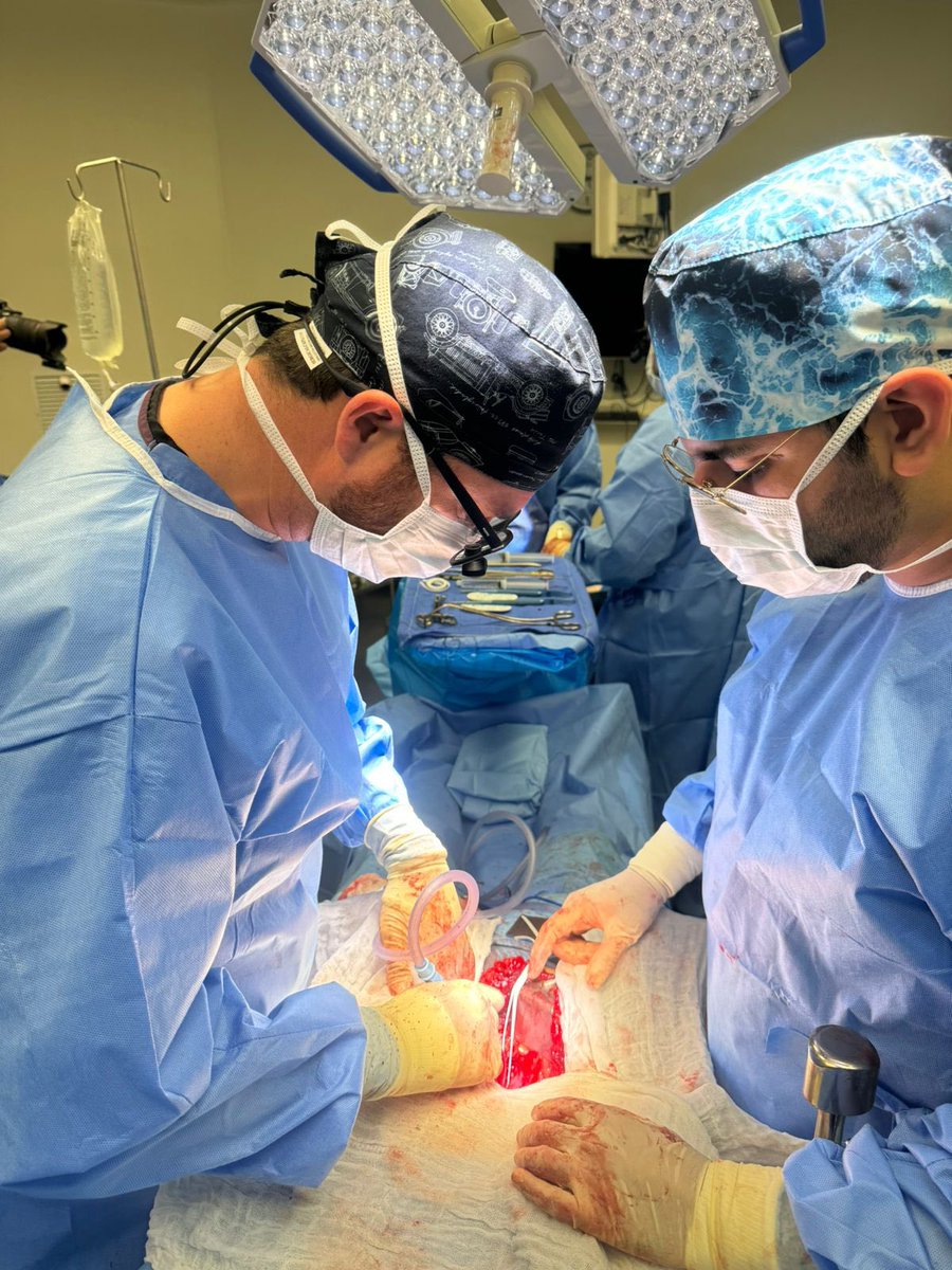 Dr. Christopher Kauffman (@kauffmanmd) on Twitter photo Un gran día, dos trasplantes renales con este gran equipo médico <a href="/FranciscoReyna/">Francisco Reyna</a> <a href="/CesarCuen/">Dr. Cesar Cuen Ojeda</a> Dr Oscar Acevedo Un gran día, dos trasplantes renales con este gran equipo médico <a href="/FranciscoReyna/">Francisco Reyna</a> <a href="/CesarCuen/">Dr. Cesar Cuen Ojeda</a> Dr Oscar Acevedo