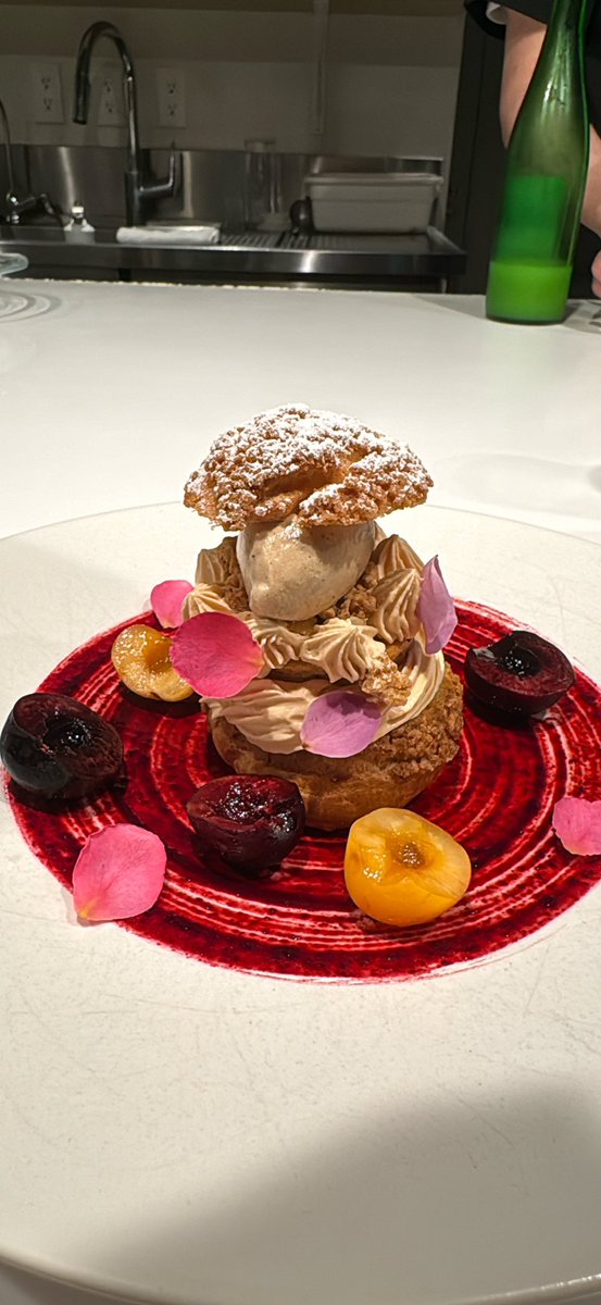 spiel14's tweet image. 新宿御苑前にある香りの余韻をコンセプトにした「LastNote」

【2024年8月でじゃーとコース】
◆アシェットサントノーレ
⚫︎薔薇とスパークリングワインのカクテル
◆すだちの巣立ち

#LastNote #ラストノート
#でじゃーとコース #デザートコース
#新宿御苑前グルメ
#新宿グルメ