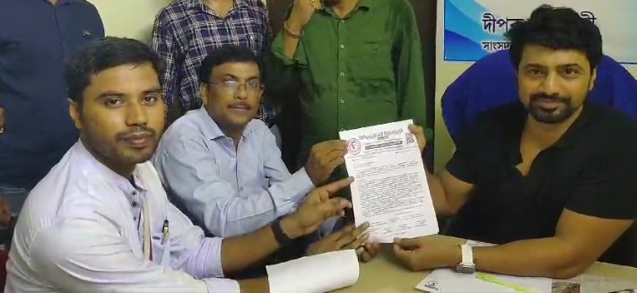 দ্বিতীয় সাক্ষাৎকার: ঘাটাল মহকুমায় রেলপথের দাবীতে দ্বিতীয়বার সাক্ষাৎ করলাম ঘাটালের মাননীয় সাংসদ দীপক অধিকারী মহাশয়ের সঙ্গে @ বললেন: ঘাটাল মহকুমায় রেলপথের দাবীতে উনি ইতিমধ্যেই কেন্দ্রকে চিঠি করেছেন এবং আমরা যে লড়াইটা করছি আগামী দিনে ওনাকে পাবো সেই লড়াই এ 
#prasenjitkapas