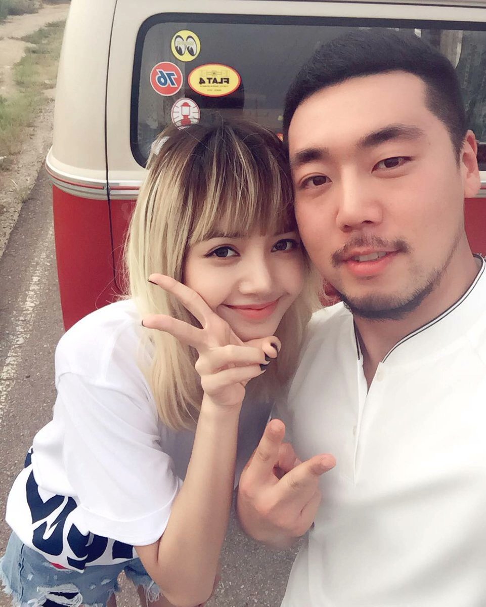 i4blinks's tweet image. Mi tío me puso a escuchar #𓊈থেকে𓊉𖠇ུʼ𝔷erō 🎧♥︎ por lo que sin él, no sabría lo tan bien que combinan #𝐤e𝕚ʼ愛ཋྀུ⃨𝐥𝕚𝑙ith. Debo estar más pendiente del #𝐥ovǝ𝕝y素敵·𝐫a𝔡𝕚ō, temazos los que saca.

𝐥uc𝕚fǝ̄r 愛 𝐭𝚑e 𝐞go𝕚s𝐭 ×͜× !