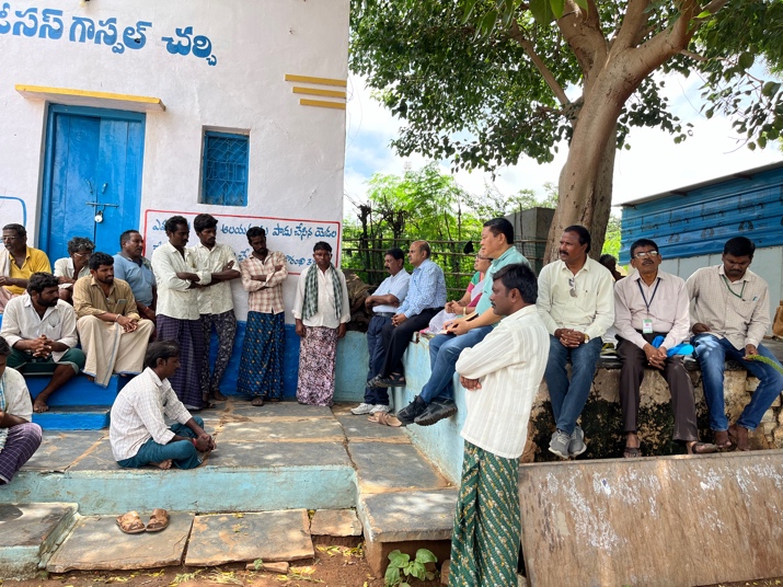 C_SUCSeS's tweet image. The Project Coordination Unit visited CRIDA in Hyderabad & Yagantipalle KVK in Kurnool for the 3rd year, observing climate-smart agri-tech in action! In Katikavanikunta, 100% of farmers adopted intercropping Redgram & Foxtail Millet! #ClimateSmartAgriculture #CSUCSeS