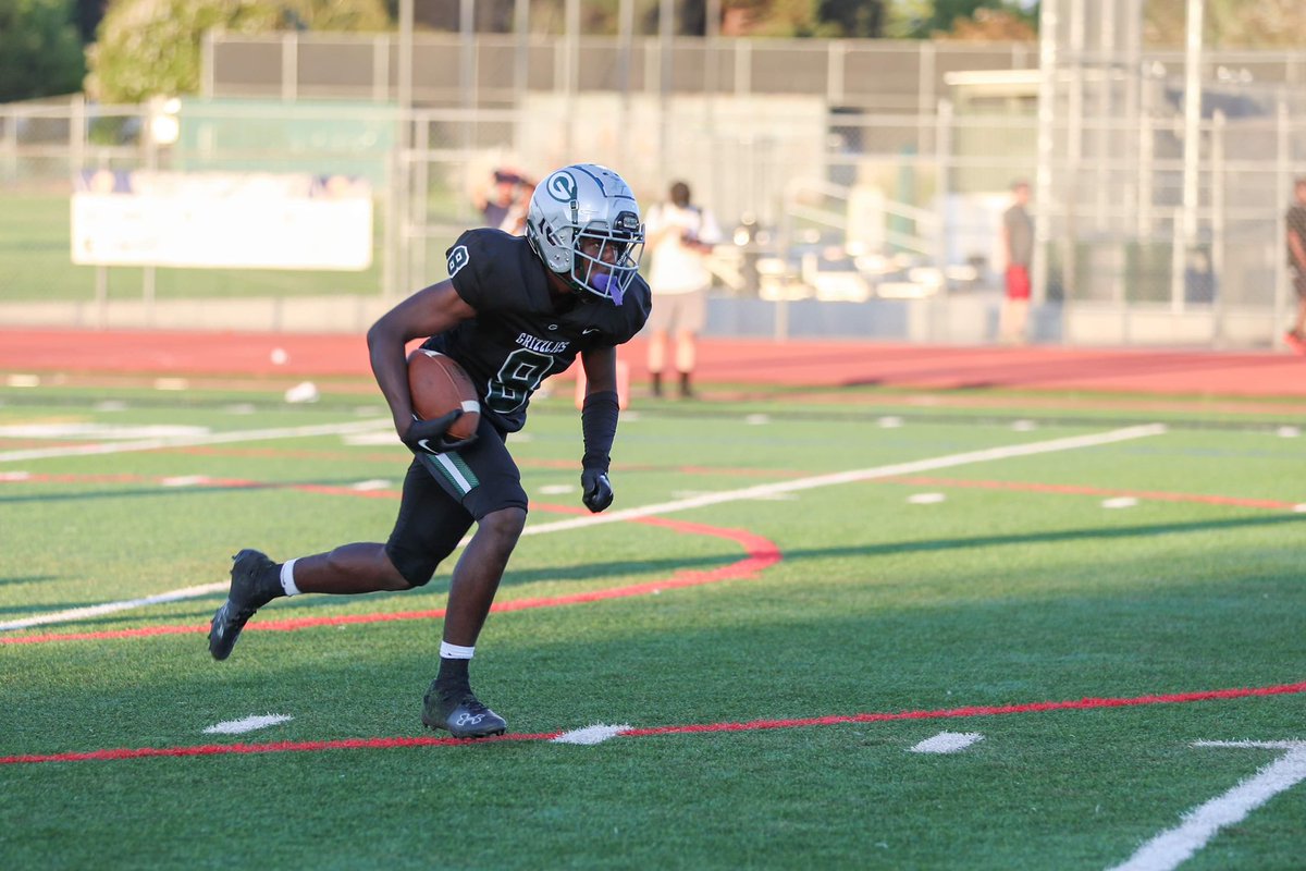 Darnell Turner garnered his first offer during the offseason. 

Through these first two games, the Granite Bay junior has shown that will be the first of many.

(📸 Courtesy of Allene and Frank Lenie's Pictures Leniespictures.com) 

Story tomorrow at WestCoastPreps.com