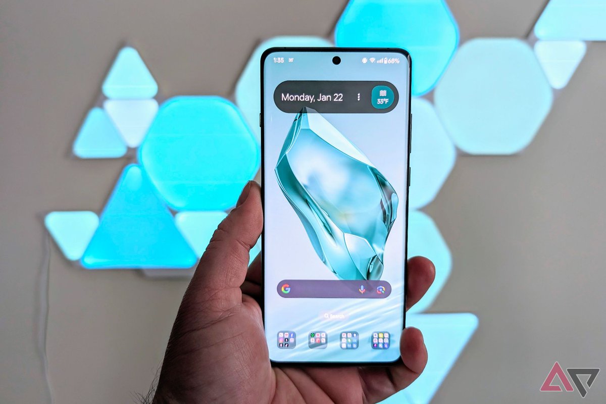 MobileInformer's tweet image. Next OnePlus flagship will ditch Samsung's OLED screen for the second year in a row dlvr.it/TCrb36