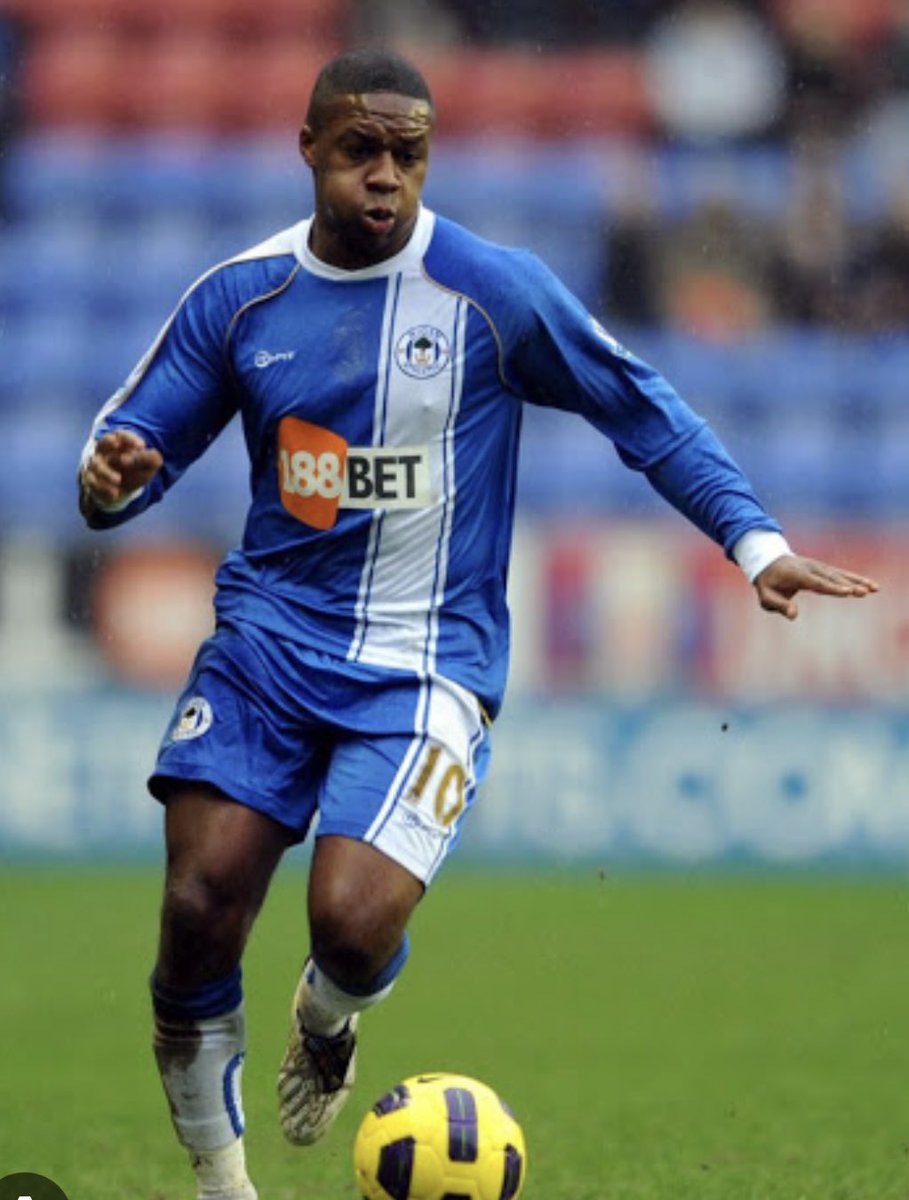WAFCLatest's tweet photo. I miss the times of wingers getting the ball and just running at teams 😢

#wafc https://t.co/P0lra1WYw3