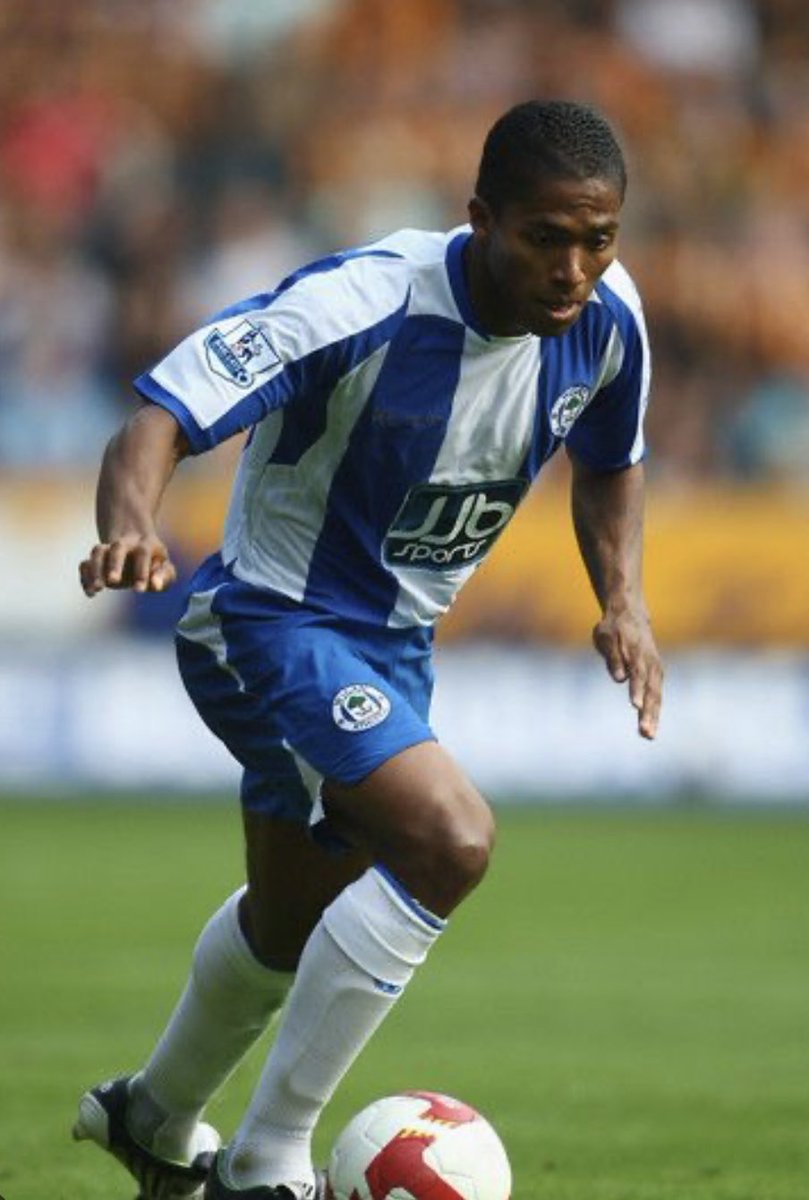 WAFCLatest's tweet photo. I miss the times of wingers getting the ball and just running at teams 😢

#wafc https://t.co/P0lra1WYw3