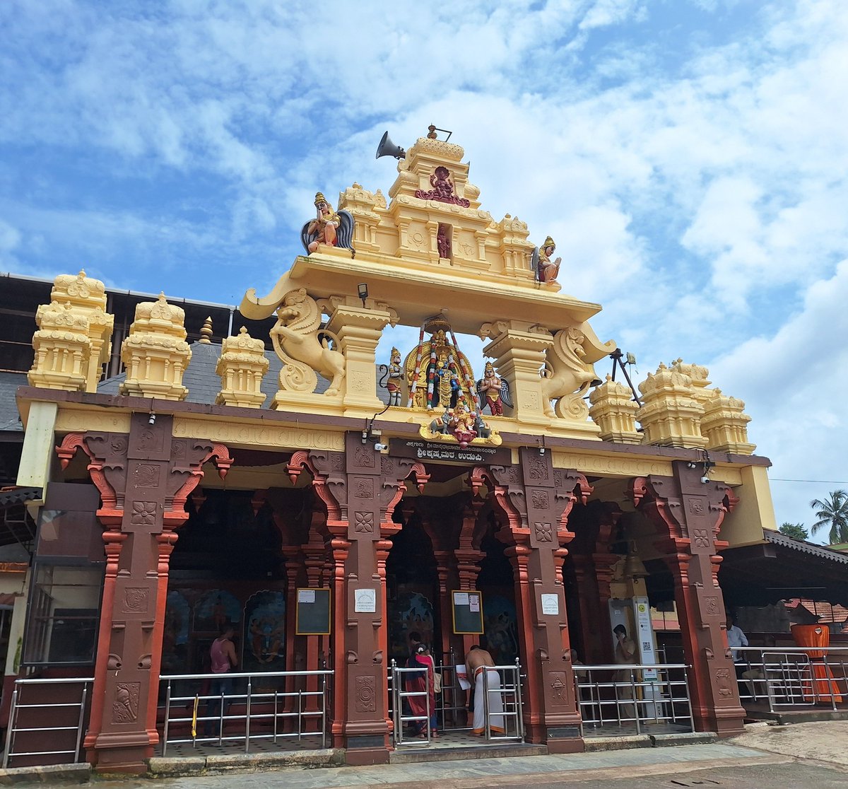 MAHASHWETHA's tweet image. ಊರು!
#udupi #mitrasamaj