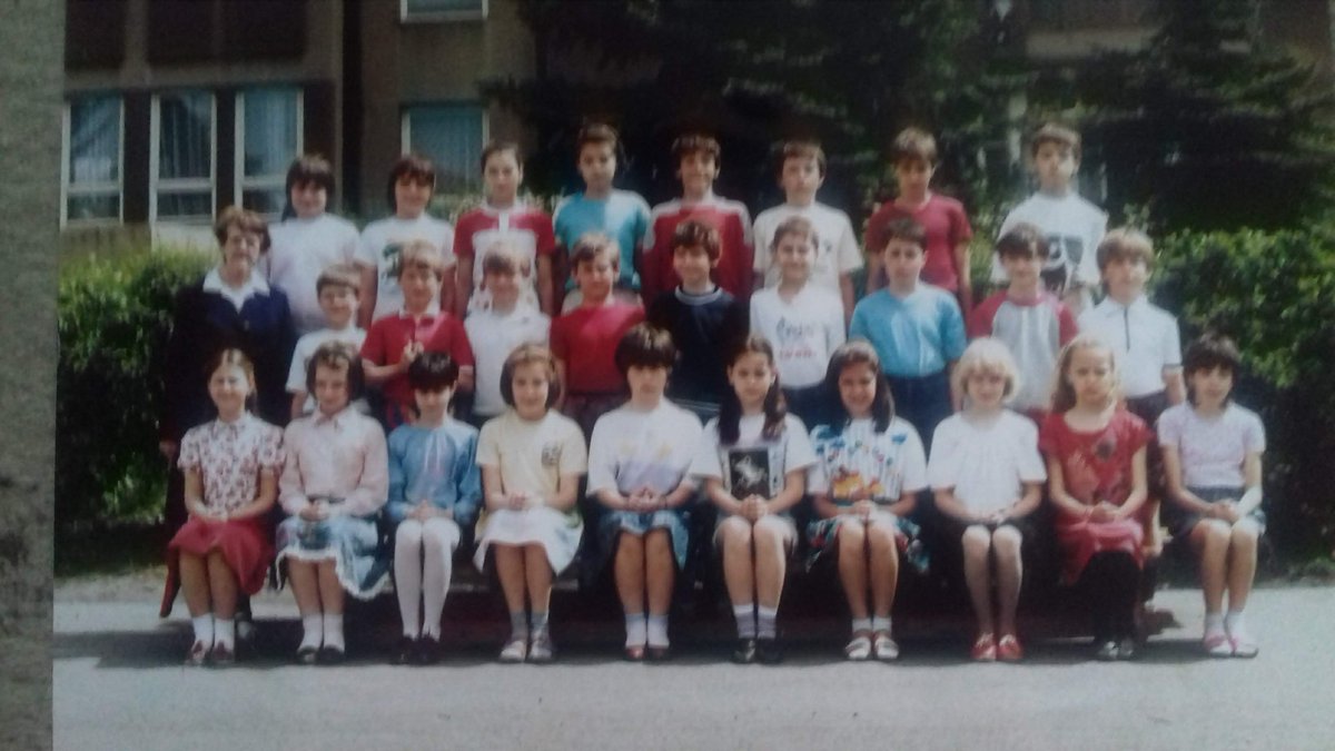 Sylva82's tweet image. Moje první až čtvrtá třída základní školy #zsgutova #early90s