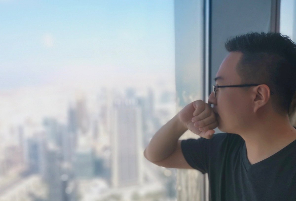 迪拜其实我没有什么发言权，没有在迪拜长时间的生活过，不过去迪拜的次数倒是挺多的，对那边的物价稍微有些了解，所以可以浅浅的聊聊看，其实推上有很多小伙伴都是在迪拜长期生活的。  先说物价吧，迪拉姆的汇率和人民币几乎就是1:2，所以下边的价格用迪拉姆，小伙伴X2就能 ...