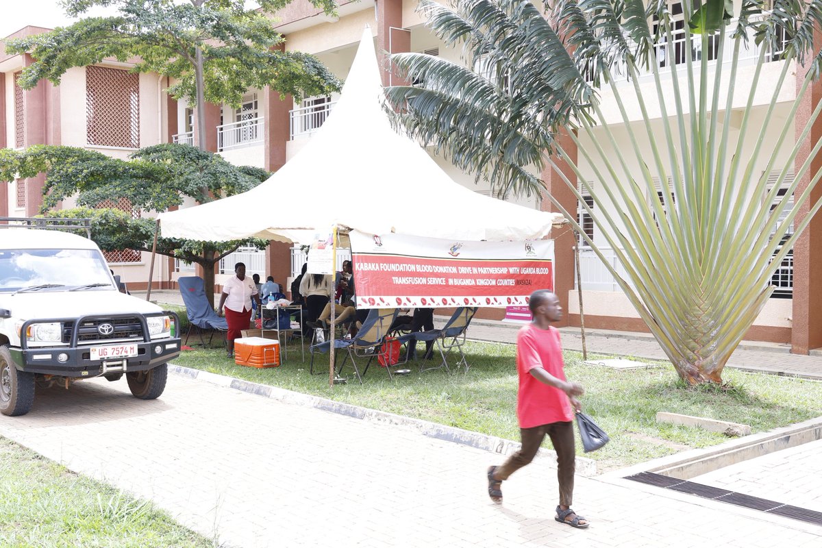 Soroti University Library (@sunlibdept) on Twitter photo Happening now: Soroti University students under their umbrella association <a href="/s_umsa/">SUMSA ,soroti</a> and <a href="/RAC_SorotiUni/">Rotaract Club of Soroti University</a> have organised a BLOOD DONATION DRIVE at the University
Come be part of this life saving exercise
#ADropOfBloodisWorthaLife Happening now: Soroti University students under their umbrella association <a href="/s_umsa/">SUMSA ,soroti</a> and <a href="/RAC_SorotiUni/">Rotaract Club of Soroti University</a> have organised a BLOOD DONATION DRIVE at the University
Come be part of this life saving exercise
#ADropOfBloodisWorthaLife