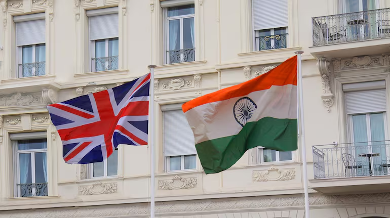 moneycontrolcom's tweet photo. #Business | UK yet to set up negotiating team to resume free trade deal talks with India 🔄📊 writes @IshaanGera
Read to know more👇
https://t.co/6GLy4WAzao
#UK #FreeTradeDeal #India #NegotiatingTeam https://t.co/ItS0uj20Du