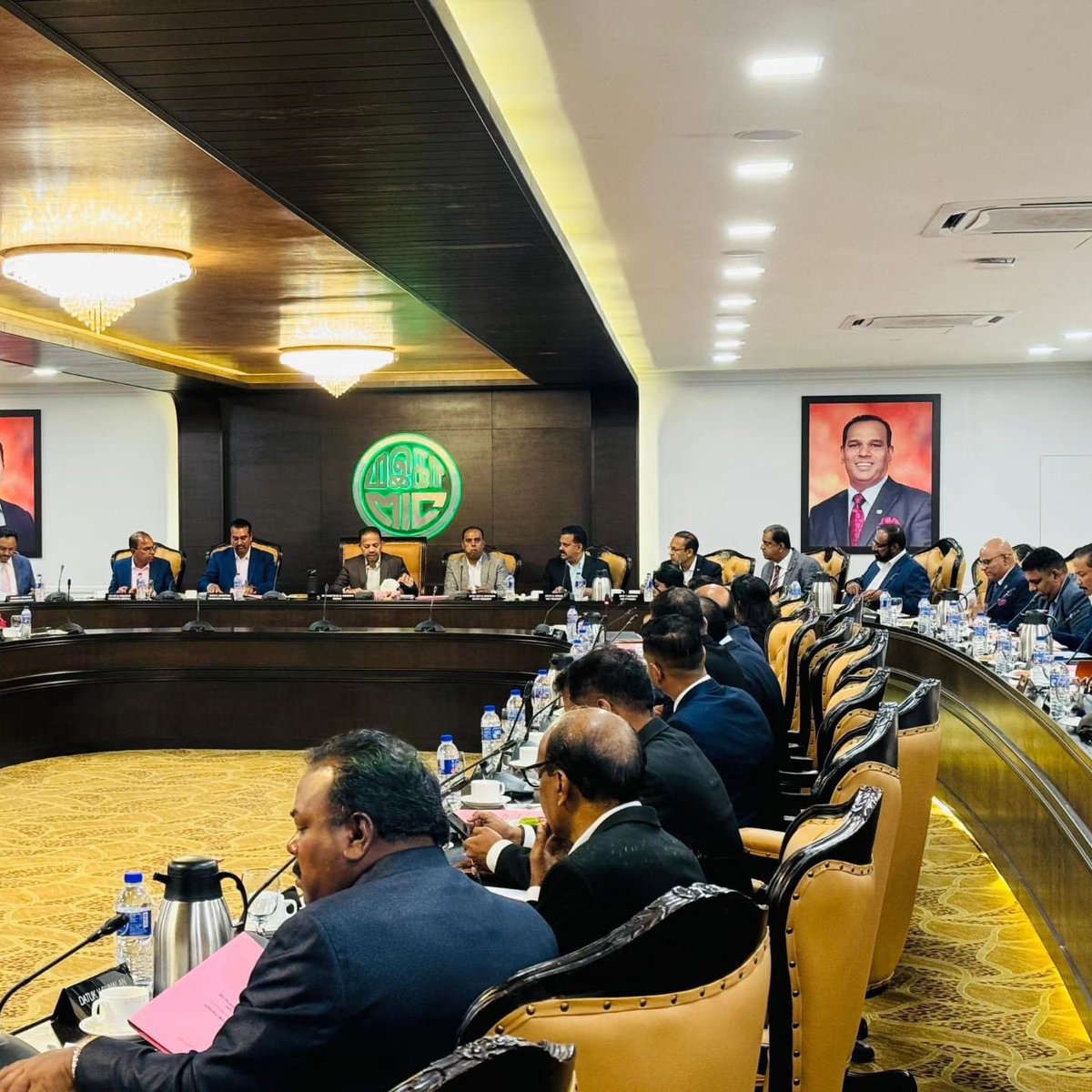 MIC_Malaysia's tweet photo. YBhg Tan Sri SA Vigneswaran, Presiden MIC telah mempengerusikan Mesyuarat Jawatankuasa Tertinggi Kerja MIC Pusat di Ibu Pejabat MIC Kuala Lumpur. Beberapa isu semasa serta persiapan Perhimpunan Agung MIC yang Ke - 78 telah dibincang.
#TSV #INFOMIC #MICNews #MICLeads #MICCares https://t.co/fXfmF7abU1