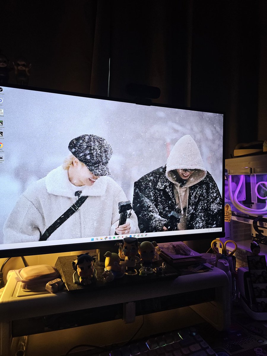adorebusans's tweet photo. ive changed my pc background for a trillion times now bc of ays jshdjdfhjsjd https://t.co/leebzX3Onz