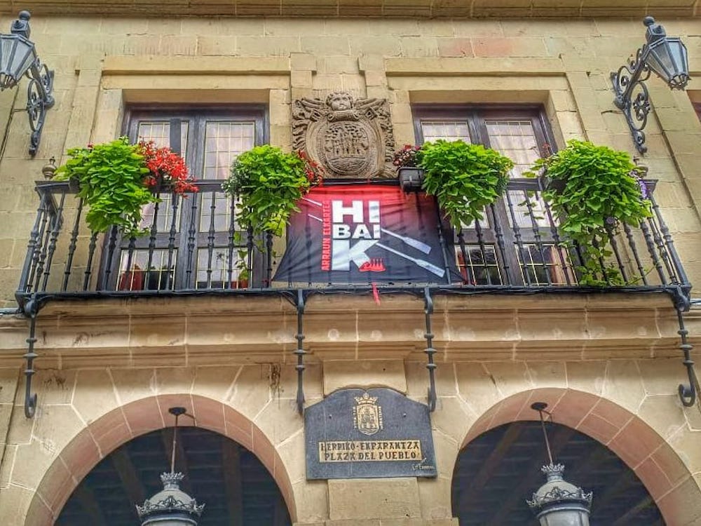 Udala ere Hibaikazale
oarsoaldea.hitza.eus/2024/09/05/uda…
Argazkia: <a href="/Hibaika/">HIBAIKA ARRAUN ELKARTEA</a> #Errenteria #Orereta <a href="/EHBilduOrereta/">EH Bildu Orereta/Errenteria</a> <a href="/ElkarrekinRente/">Elkarrekin Podemos-IU-AV Errenteria</a> <a href="/PSE_Errenteria/">PSE-EE Errenteria/❤️🌹</a> <a href="/eajerrenteria/">eaj pnv errenteria</a>