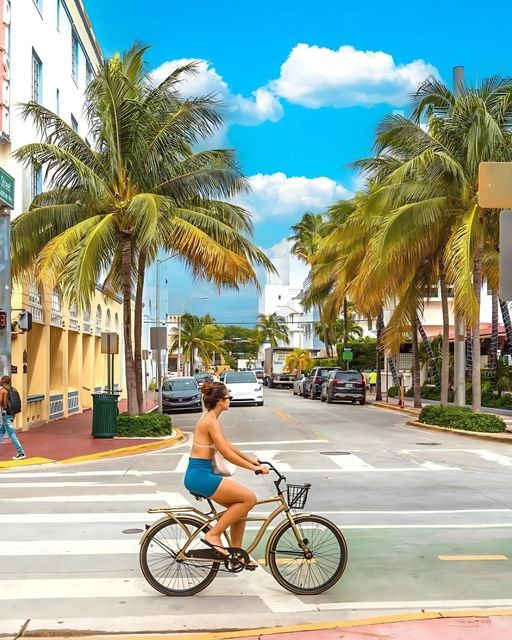 fierytrippers's tweet photo. Make your Miami trip a breeze! 📷 Learn how to pack light, stay safe in the sun, and find the best local experiences. Your ultimate guide to enjoying Miami starts now! 📷 #MiamiTravel #ExploreMiami #TravelTips #VacationVibes #MiamiPacking #SunSafety #MiamiLocal #Wanderlust #TravelSmart #Miami2024 #miami #florida #USA