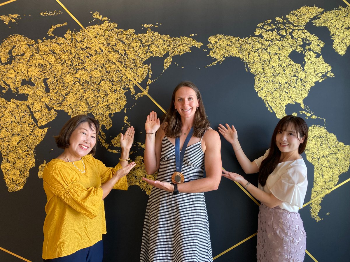Hattie Taylor OLY medalist of Team GB rowing in Paris 2024 visits <a href="/Japan_EY/">EY Japan</a>  WABN!  It was a pleasure welcoming her to our office and I learned a few rowing tips too🚣‍♂️! Congratulations Hattie Taylor OLY on your achievement! We are proud of you.