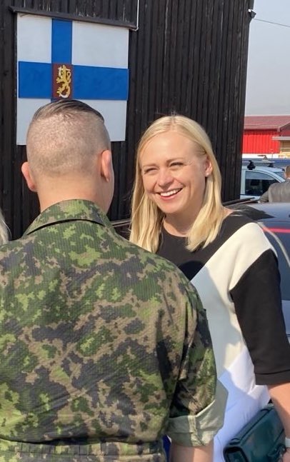 elinavaltonen's tweet photo. Hieno aamu. Vierailin suomalaisjoukkojen luona NATO-operaatio KFOR:n päämajassa Kosovossa. Suomi tekee tärkeää työtä Länsi-Balkanin vakauden turvaamiseksi NATOn:, EU:n, Etyjin ja YK:n kautta. 🇫🇮 osaajia arvostetaan, ja syystä. Kiitos työstänne! @EULEXKosovo https://t.co/yGdNRbgWw2