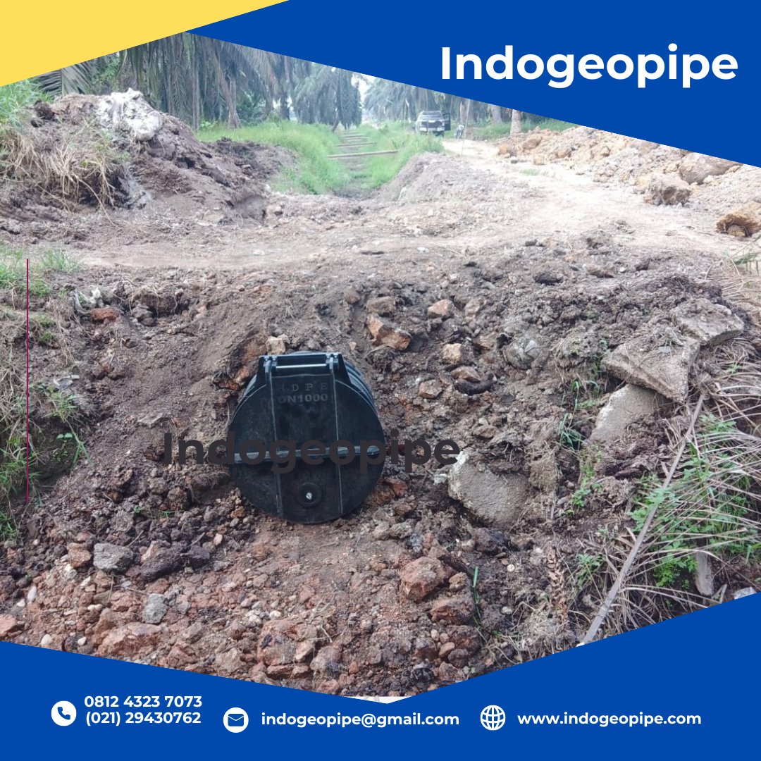 indogeopipe's tweet photo. Foto pemasangan Flap Gate dan Pipa HDPE Spiral Indogeopipe pada perkebunan kelapa sawit. https://t.co/CariasJZiM #pipahdpe #flapgate https://t.co/fSZDQBTsFS