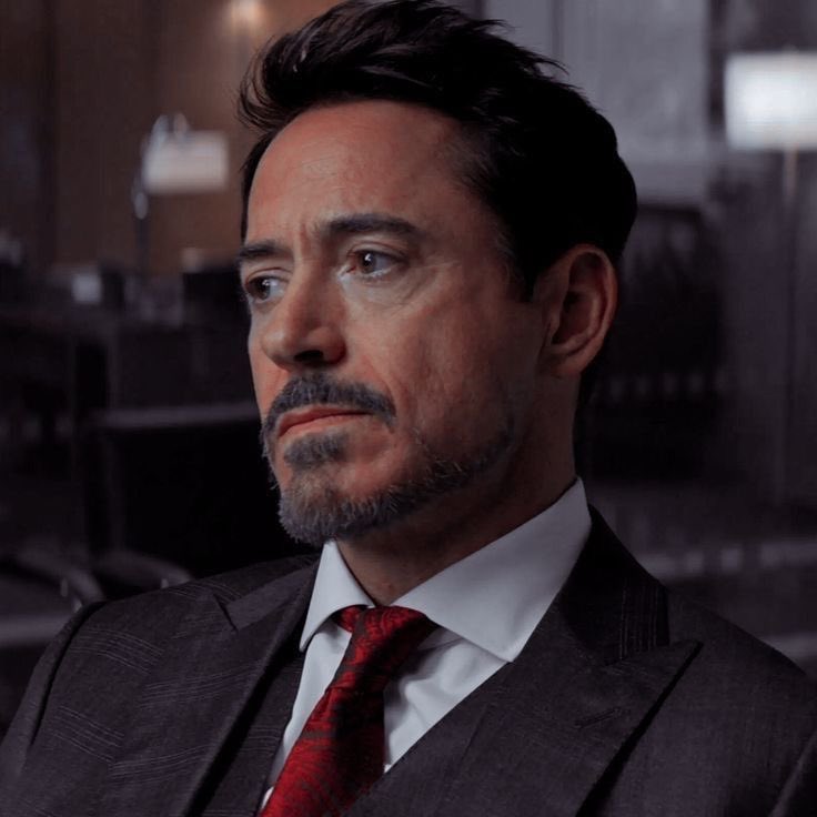 silveross67's tweet image. — Если я попрошу не влезать, ты ослушаешься, да? 

— Ты сам знаешь. И вообще я тут уже целую мини-взрывчатку соорудил!

— Только сам под нее не попади, глупый мальчишка. 

АУ, где Питера не отпускает, и галлюцинация Тони вечно настигает его в важные моменты.

#старкер #starker