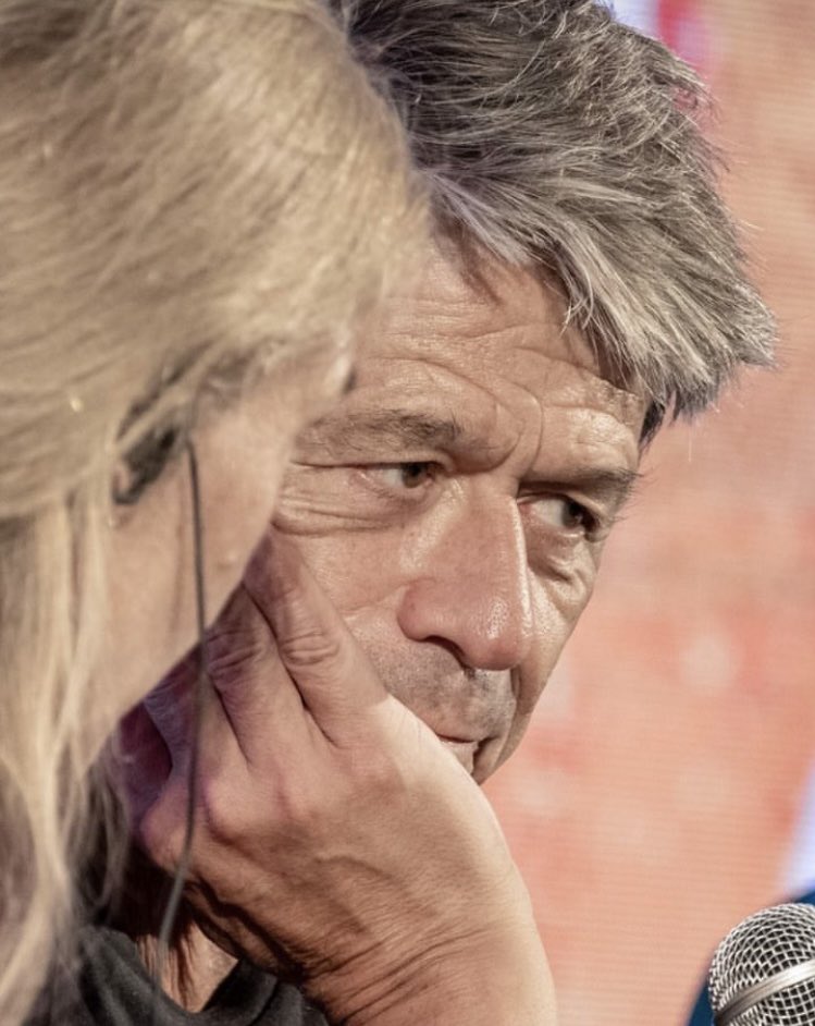 GiCivi's tweet image. Ucronia di Emmanuel Carrère, se la pallottola avesse ucciso Trump
Lo scrittore a Mantova, lavoro a un libro sulla mia famiglia
@Agenzia_Ansa @festletteratura @adelphiedizioni #FestLet 
ansa.it/sito/notizie/c…