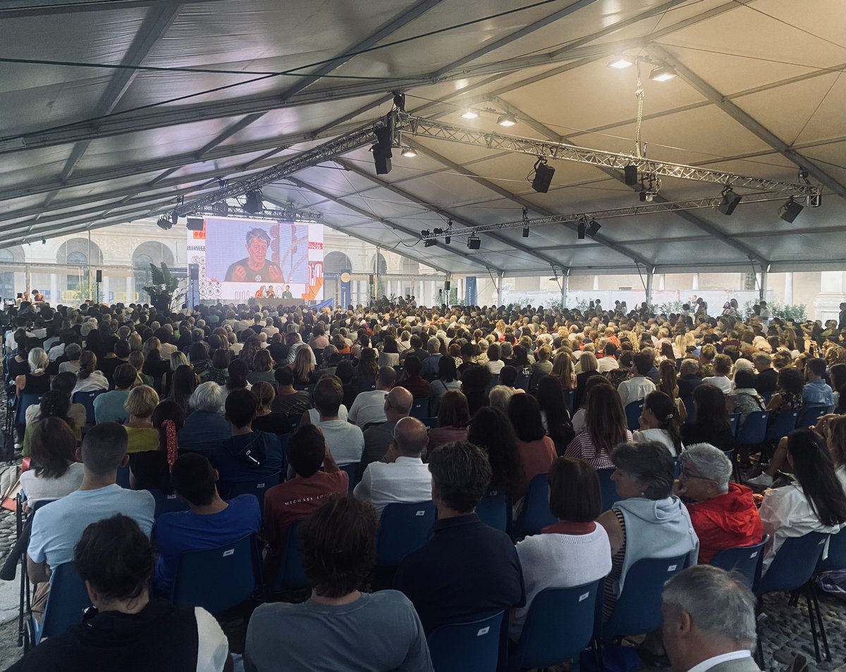 GiCivi's tweet image. Ucronia di Emmanuel Carrère, se la pallottola avesse ucciso Trump
Lo scrittore a Mantova, lavoro a un libro sulla mia famiglia
@Agenzia_Ansa @festletteratura @adelphiedizioni #FestLet 
ansa.it/sito/notizie/c…