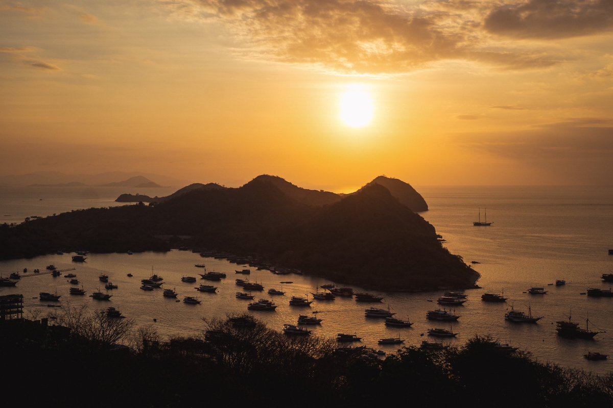 airasia_indo's tweet photo. Mulai 3 Sep 2024, kami terbang 3x seminggu, siap menemani kamu jelajahi keindahan Labuan Bajo 🏝️⛴️🌅
Info selengkapnya cek: https://t.co/af02d9RNVN
#RuteBaruAirAsia #AirAsiaNewRoutes #KLtoLabuanBajo #FirstToFly https://t.co/N8hanwRds9