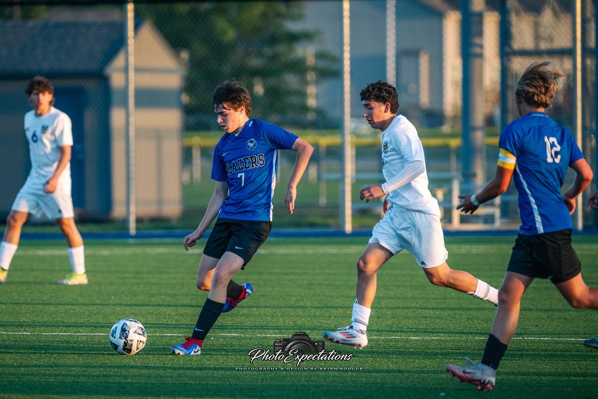 PhotoExpectatio's tweet image. After some Blazer tennis, it was over to the capture some action of the boys varsity soccer. 
You can view the full album by following the link,  I hope you enjoy!
photoexpectations.com/Sports/2024-25…