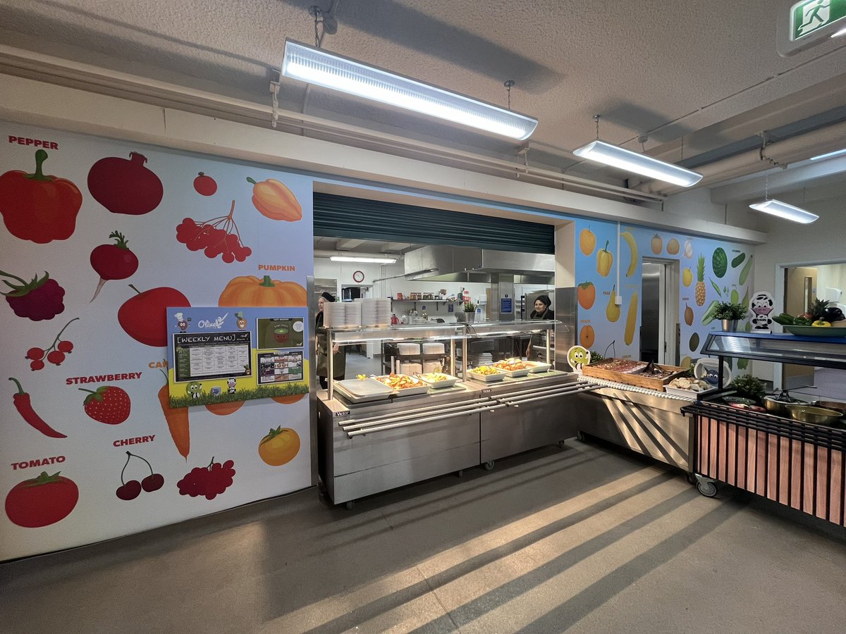 STMM20's tweet image. New catering company this term - children loved the new look and family service, food was delicious too! Thank you @OliveDiningLtd 🫒 😋🥗