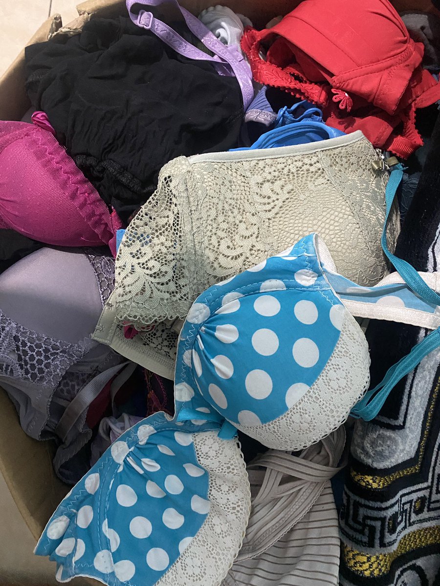 Emmmm lama gg nemu,sekali nemu satu tempt penuh