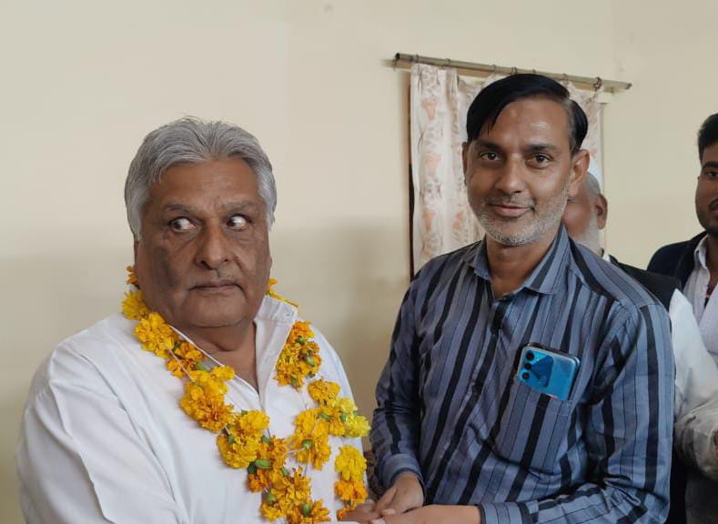 पूर्व कैबिनेट मिनिस्टर व नागौर विधायक हरेंद्र जी मिर्धा साहब को जन्मदिन की बहुत-बहुत बधाई व हार्दिक शुभकामनाएं🎂🎉
<a href="/MirdhaOne/">Raghuvendra Mirdha</a> <a href="/ashokgehlot51/">Ashok Gehlot</a> <a href="/GovindDotasra/">Govind Singh Dotasra</a> <a href="/SachinPilot/">Sachin Pilot</a> <a href="/HemShekhawatINC/">Hem Singh Shekhawat</a>