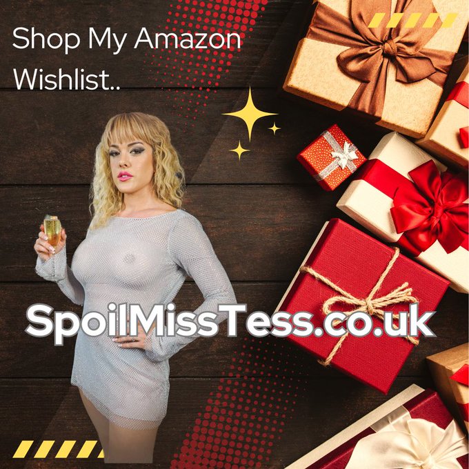 I do love a gift.   Spoil Me.  https://t.co/ZXZzIuhsrf https://t.co/mKjl8wNoWk